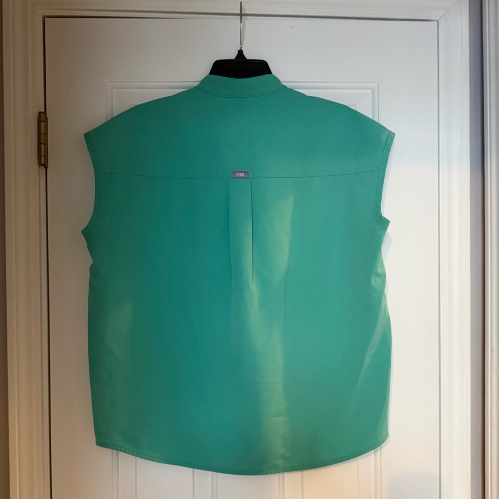 Figs Women's surgical green tunic top - Picture 2 of 2